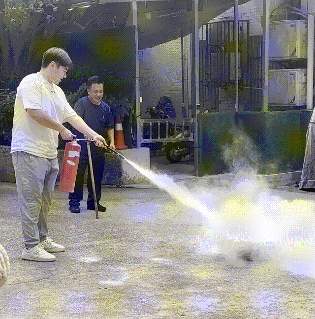 新生灭火 00_00_00-00_00_30~1.gif
